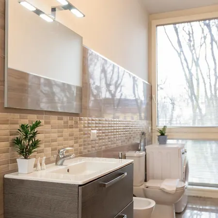 Appartement Honey Exclusive - Train Station - Near Center Milaan